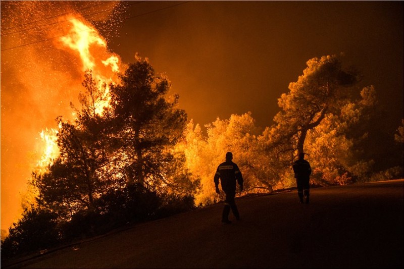 Φωτιά στην Εύβοια: Ραγδαίες οι εξελίξεις! Τρόμος για τους ανέμους!