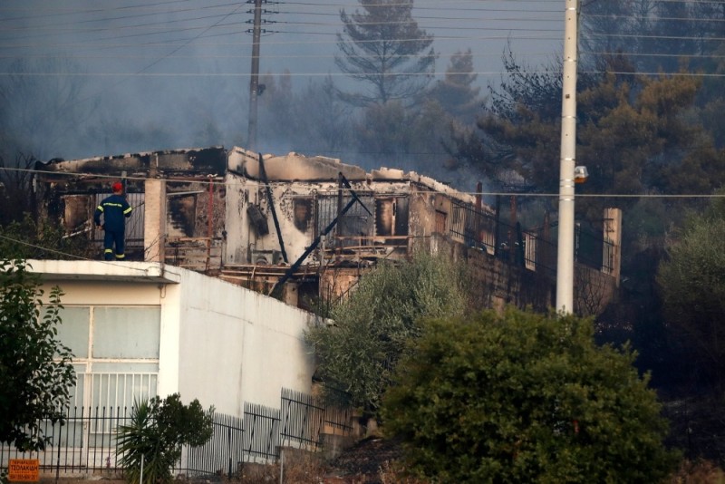 Φωτιά στον Υμηττό: Εκκενώθηκαν σπίτια - Άνοιξαν οι δρόμοι!