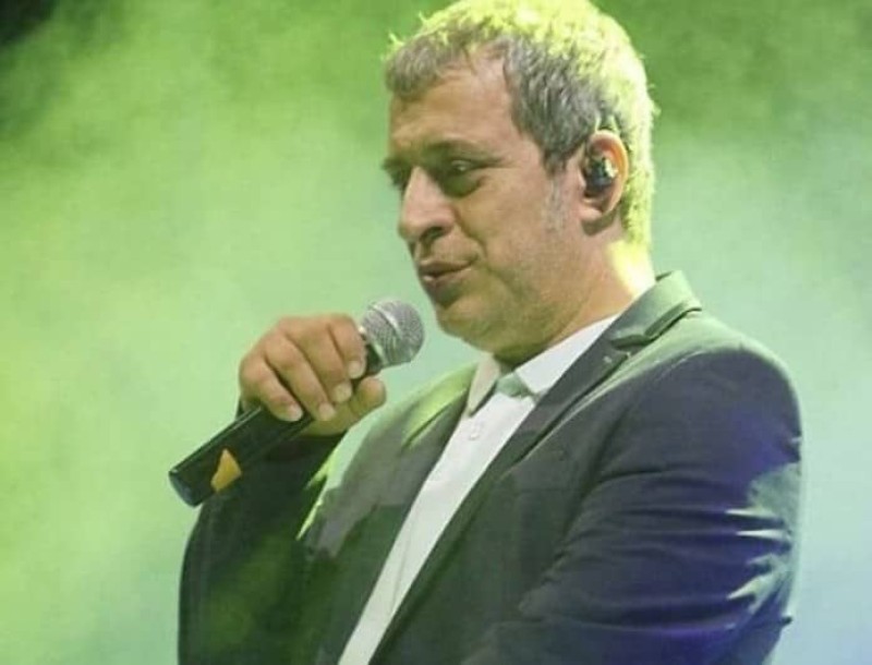 Πασίγνωστος Έλληνας τραγουδιστής αποκάλυψε: «Δεν τελείωσα το Λύκειο»