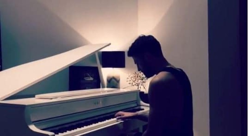 Κωνσταντίνος Αργυρός: Έχει μέσα στο σπίτι του πιάνο! Η τηλεόραση τεραστίων διαστάσεων θα σας 
