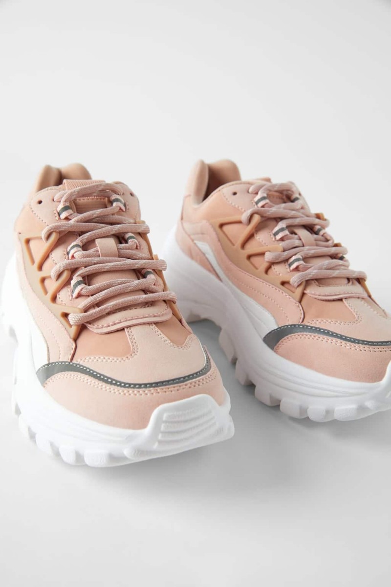 Zara: Αυτά είναι τα παπούτσια που από 40 ευρώ τώρα θα τα πάρεις 26! Βγαίνουν μόνο σε ροζ χρώμα...