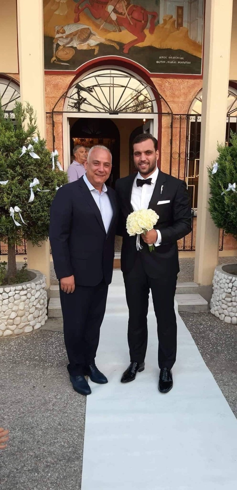 Γάμος βόμβα! Έλληνας πολιτικός παντρεύτηκε την σωματοφύλακά του!