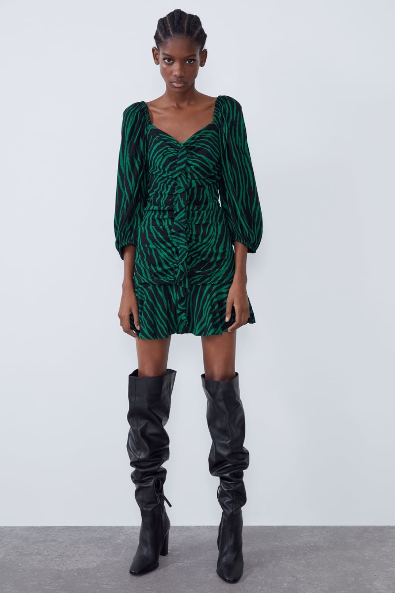 Zara - νέα: Το πράσινο φόρεμα που ξυπνάει και τα πιο άγρια ένστικτα το θέλουν όλες οι γυναίκες...