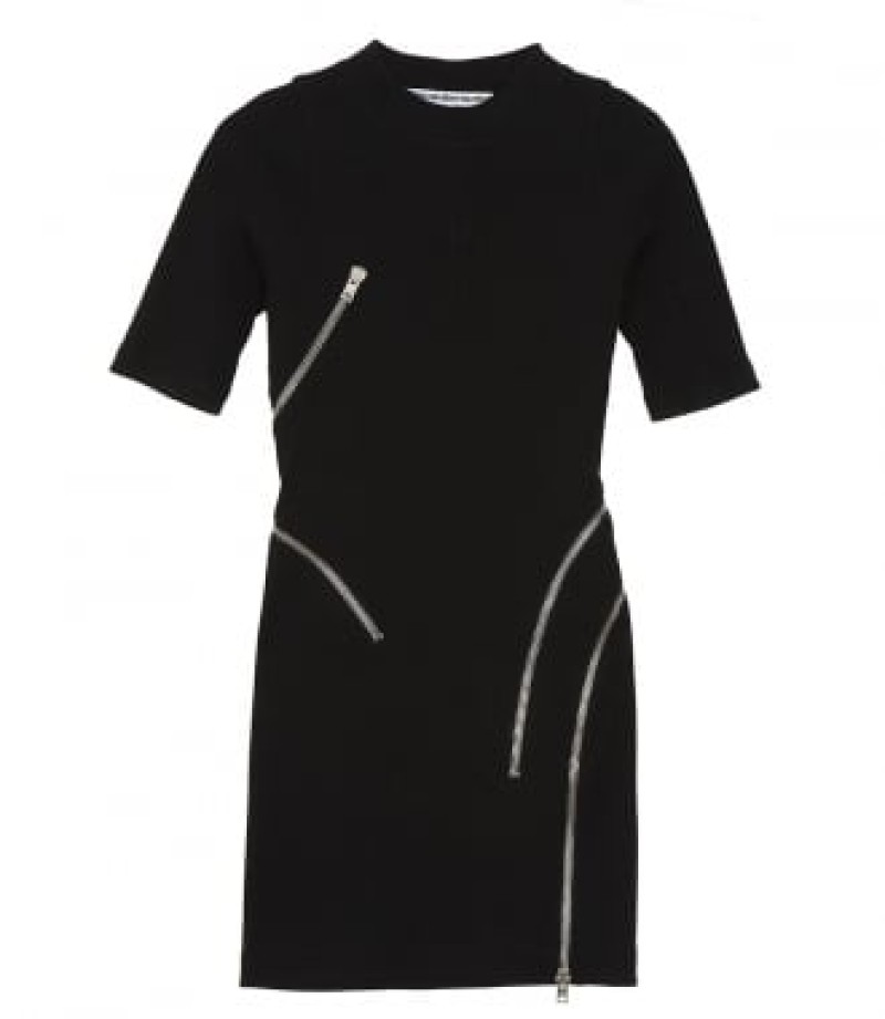Σταματίνα Τσιμτσιλή: Αυτό είναι το φόρεμα που κοστίζει όσο ένας μισθός! Μαύρο, κολλητό με φερμουάρ...