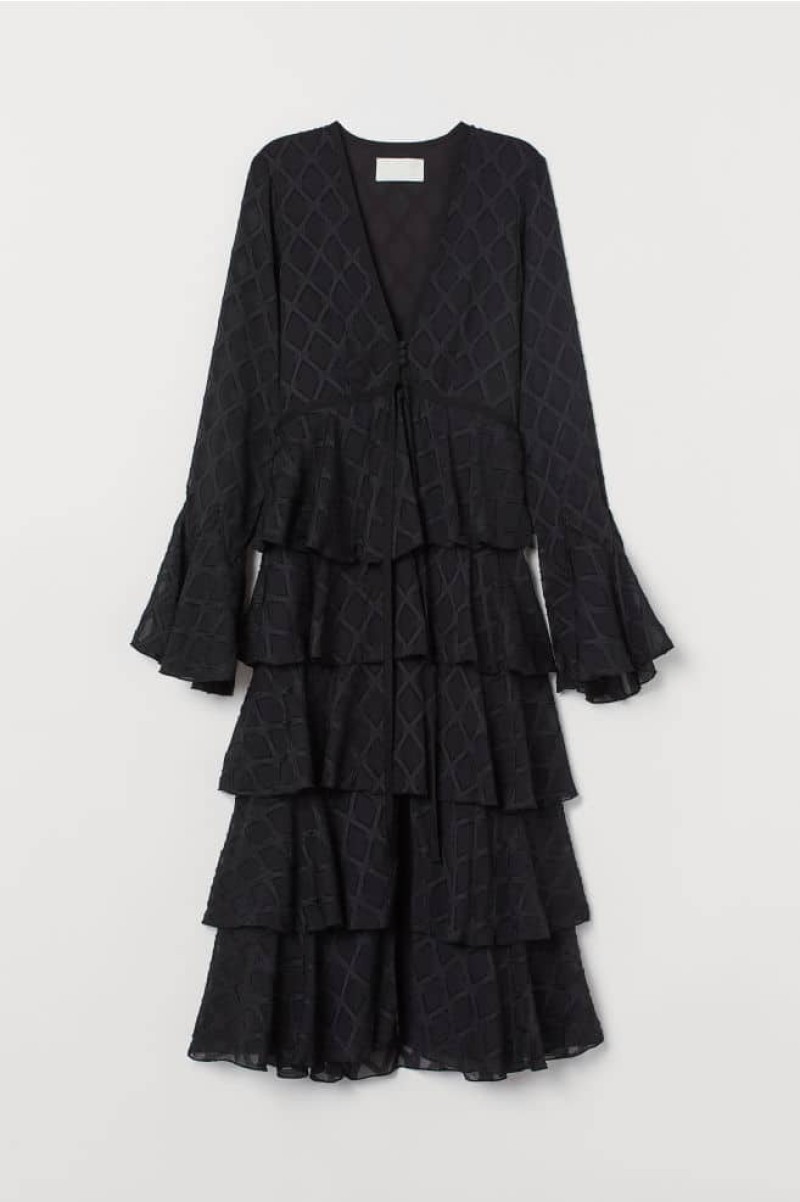 Η&Μ - νέα συλλογή: Κορίτσια προσοχή! Αυτό το φόρεμα κοστίζει 149,00 ευρώ και έχουν 