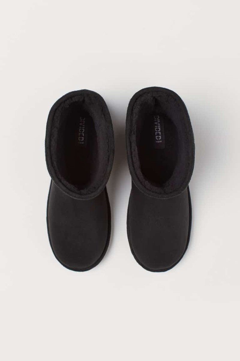 H&M: Οι πιο ζεστές μπότες είναι αυτές και έχουν λιγότερο από 15 ευρώ! Βγαίνουν σε μαύρο και καφέ...