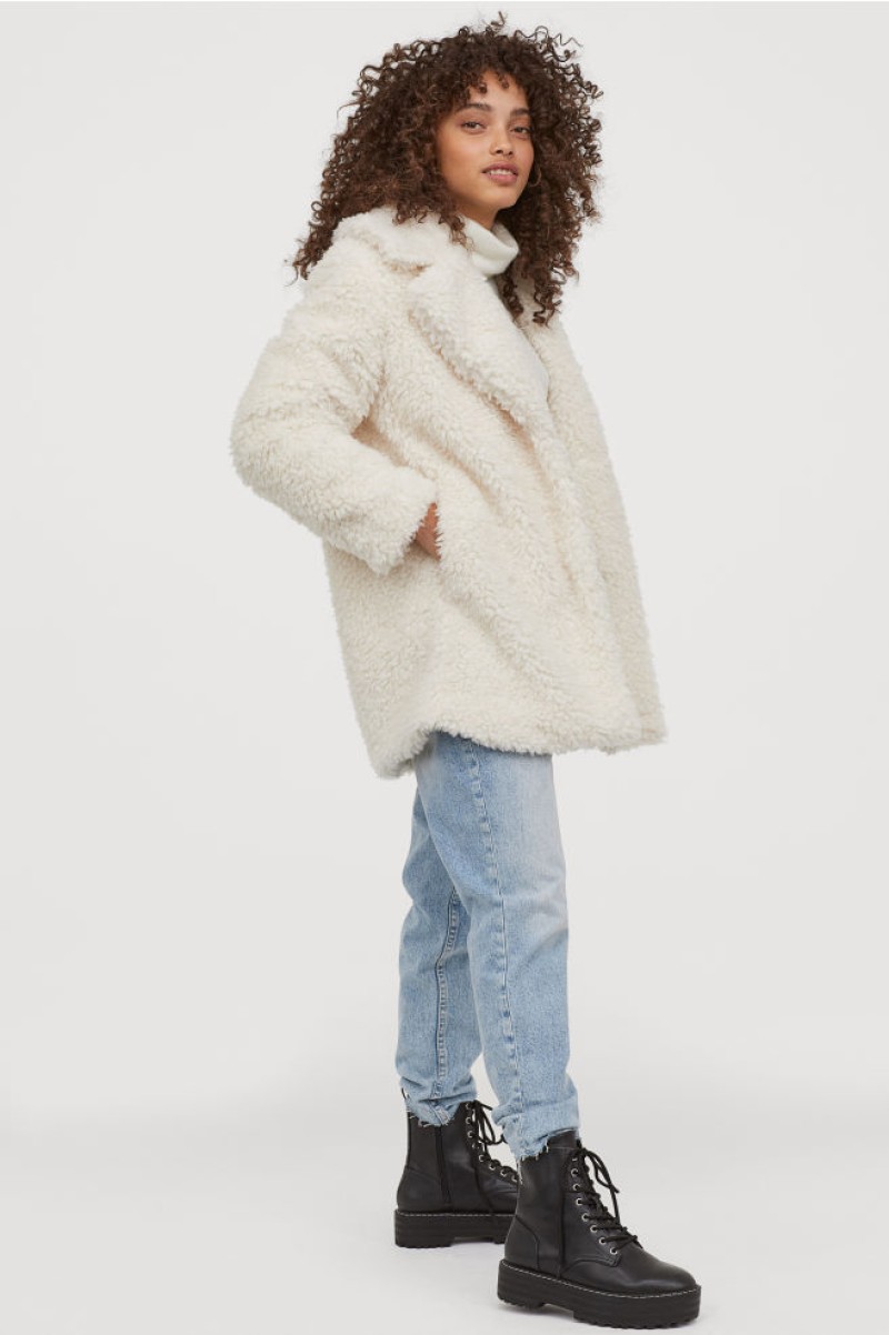  H&M λευκό teddy bear coat  στα καταστήματα για αγορές