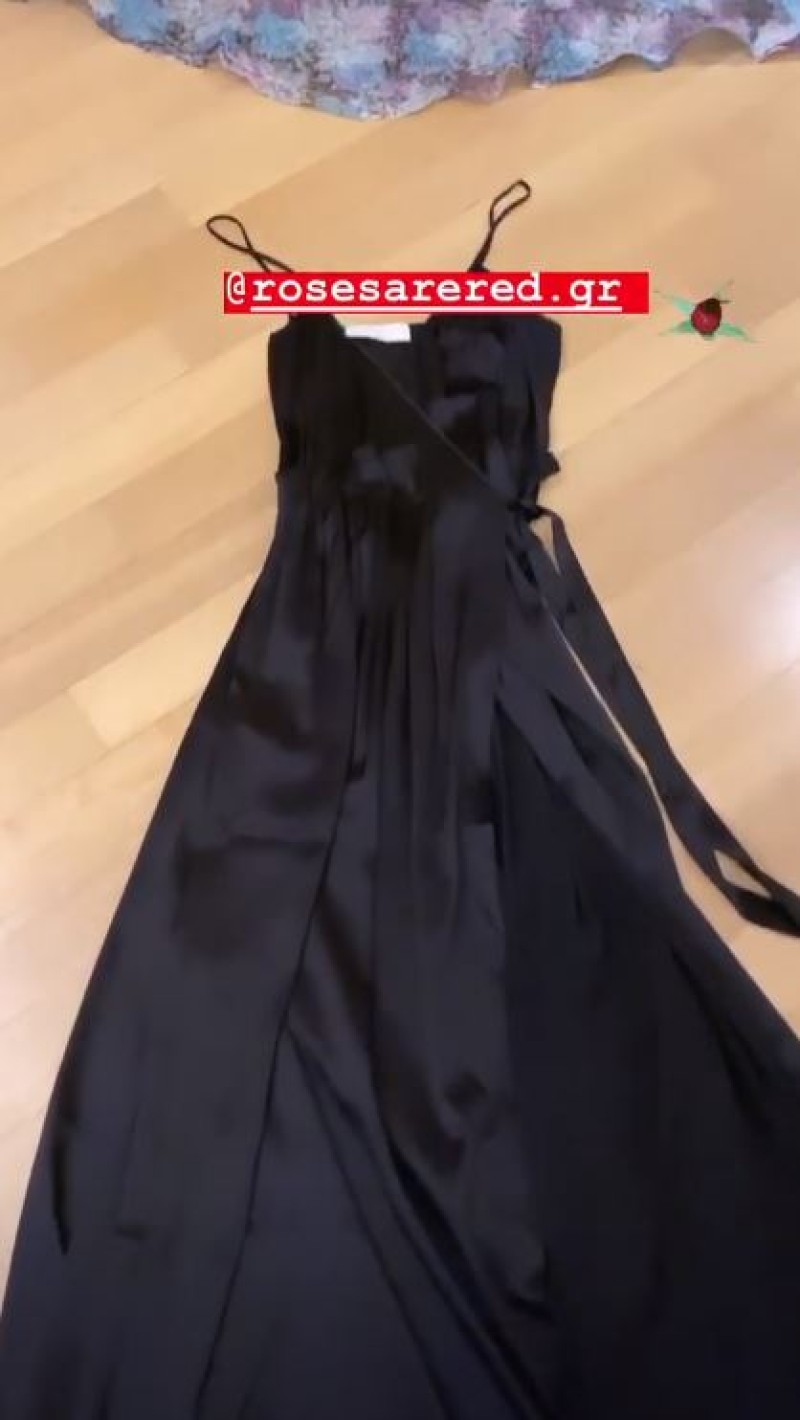 Δούκισσα Νομικού μαύρο φόρεμα