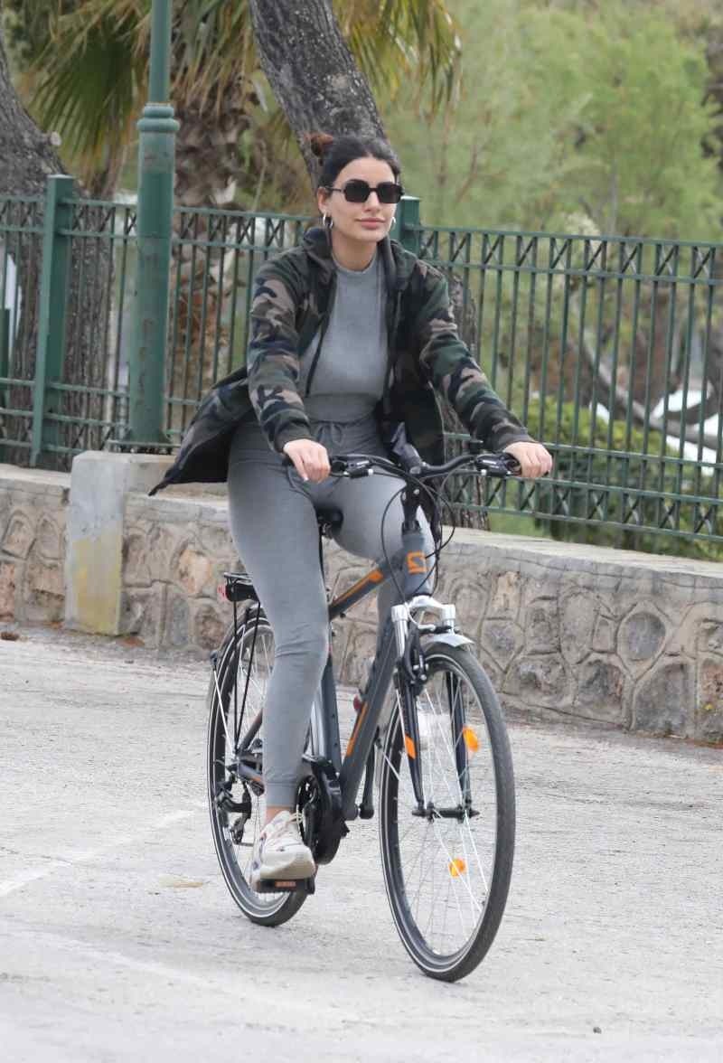 Μαρία Καζαριάν ποδήλατο στην Γλυφάδα