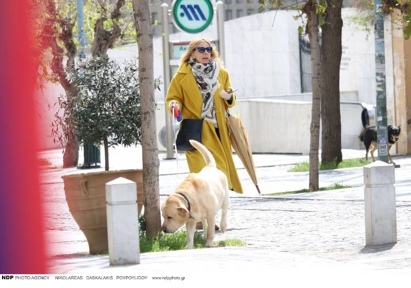 Σμαρδάγδα Καρύδη βόλτα με σκύλο