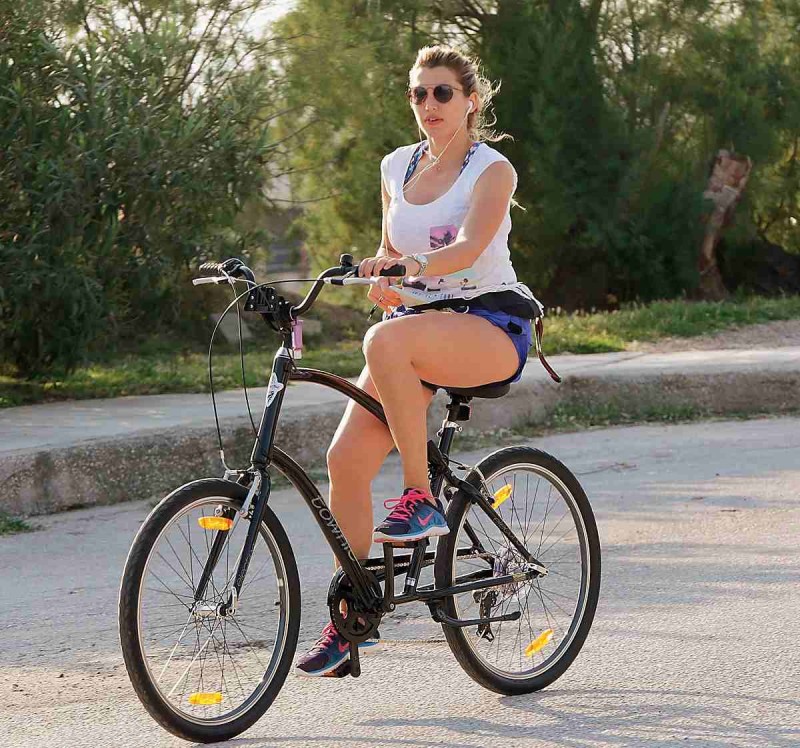 Κωνσταντίνα Σπυροπούλου ποδήλατο στην Γλυφάδα