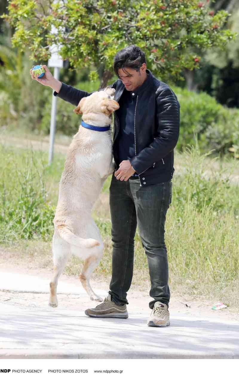 Δημήτρης Ουγγαρέζος βόλτα με σκύλο