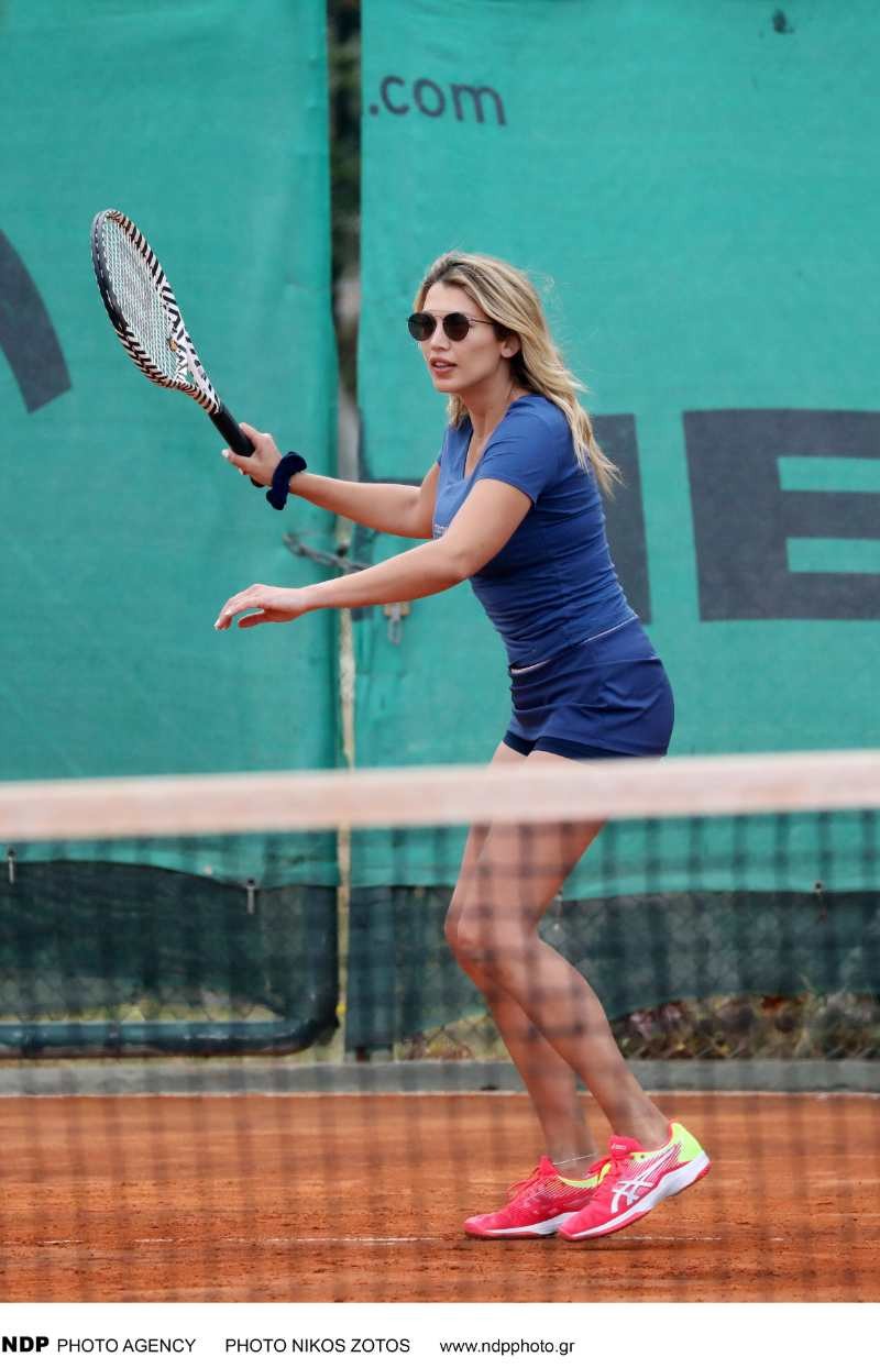 Κωνσταντίνα Σπυροπούλου παίζει τένις