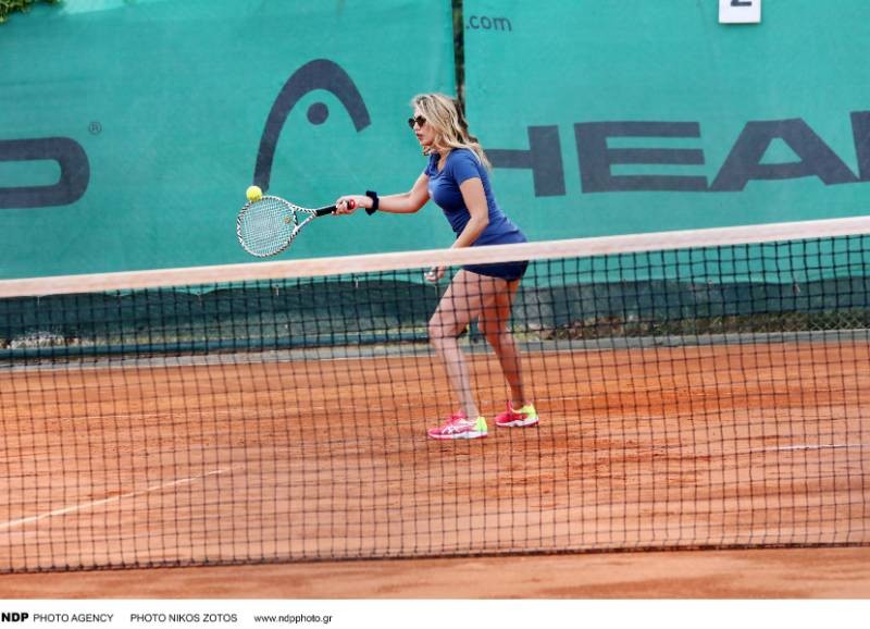 Κωνσταντίνα Σπυροπούλου στην Γλυφάδα για τένις