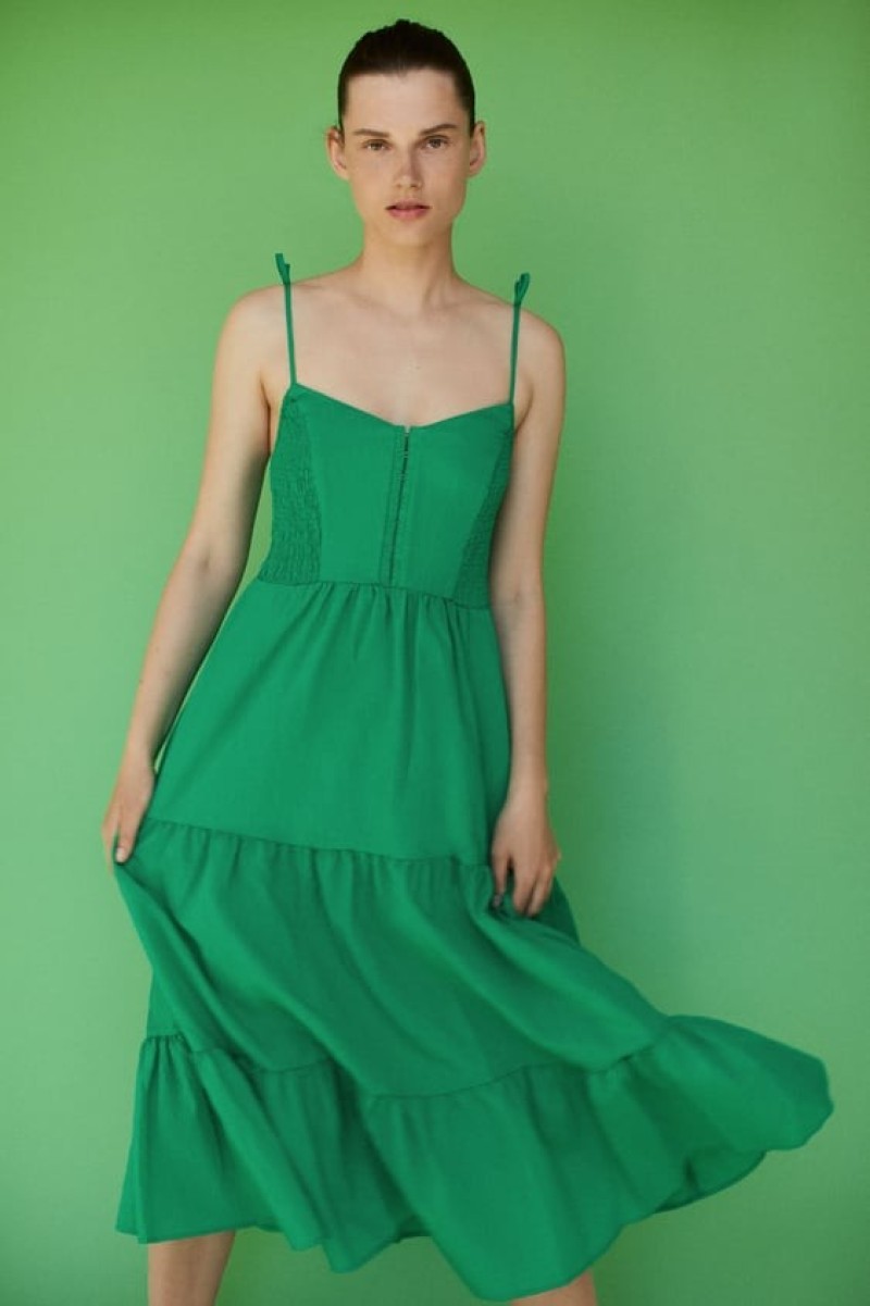 πράσινο φόρεμα ZARA