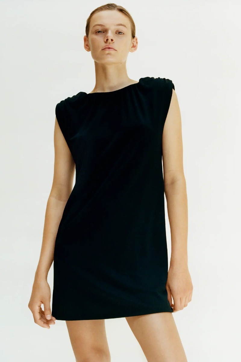 Zara μαύρο φόρεμα