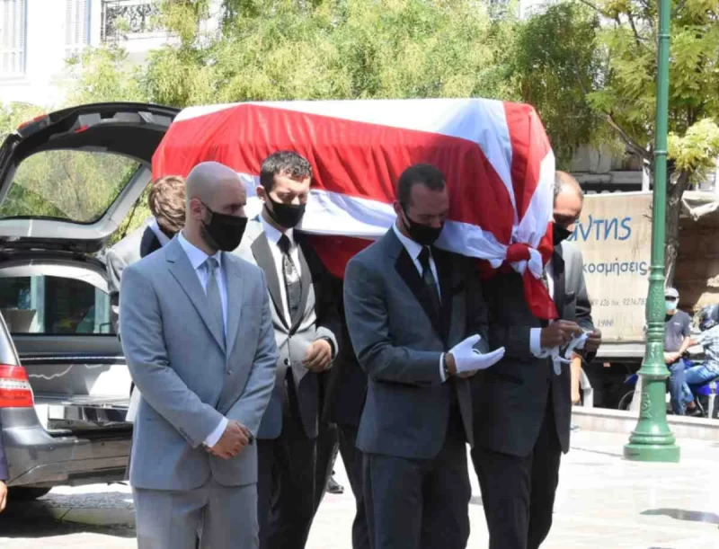 Σάββας Θεοδωρίδης: Ρίγη συγκίνησης στην κηδεία του πεθερού της Δούκισσας Νομικού