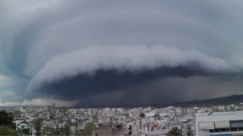 medicane κυκλώνας απειλεί την Ελλάδα