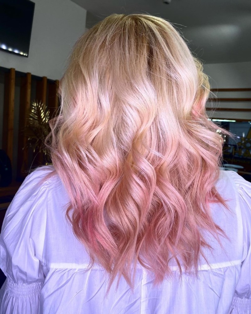 Έλενα ασημακοπούλου ροζ μαλλιά αλλαγή