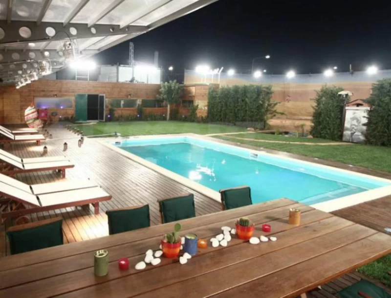 Ξεφεύγουν στο Big Brother - Η κάμερα κατέγραψε το απίστευτο στην πισίνα