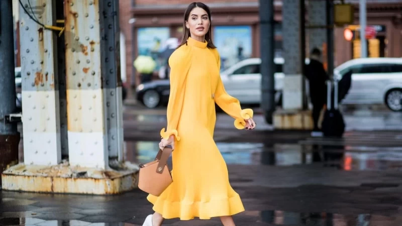 street style yellow dress