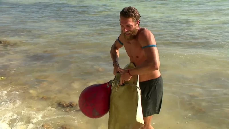 Survivor 4: Εμφανίστηκε καρχαρίας στην παραλία