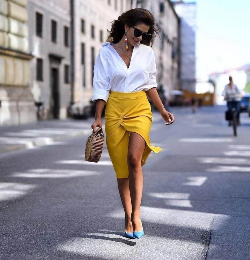 κίτρινο με λευκό outfit