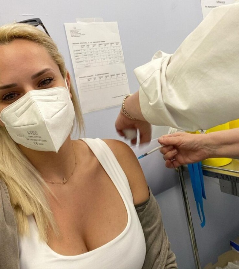 Η Έλενα Ασημακοπούλου έκανε το εμβόλιο κατά του κορωνοϊού