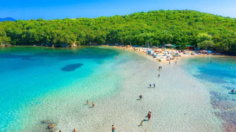 Καλοκαίρι 2021: Η ροζ παραλία της Ελλάδας που πρέπει να επισκεφθείτε