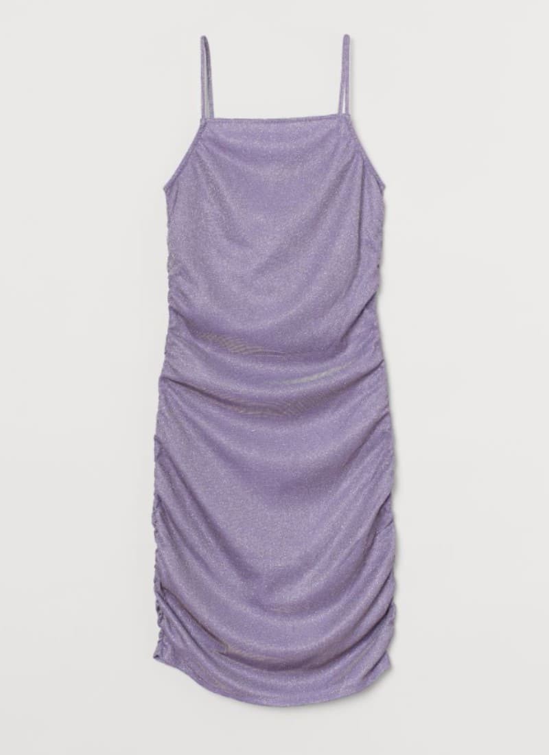 Όνειρο» το γυαλιστέρο μεταλλιζέ φόρεμα από τα H&M