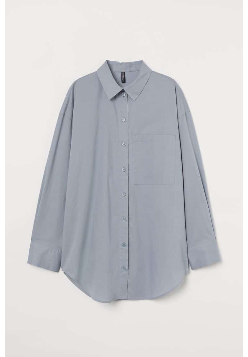 Αυτό είναι το γκριζογάλανο πουκάμισο από τα H&M