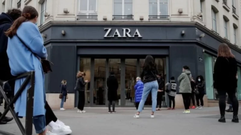 Ουρές στα ταμεία Zara για αυτό το μαύρο μπουφάν - Ξεπουλάει