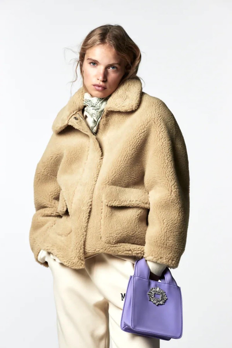 γούνινο μπουφάν στα εκπτωτικά των Zara
