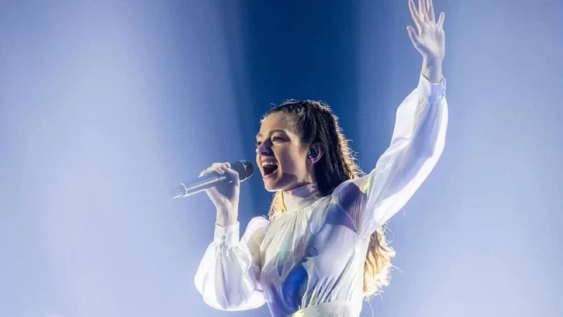 Eurovision 2022: Αποθεώθηκε στη σκηνή του διαγωνισμού η Αμάντα Γεωργιάδη με το «Die Together» στον Α’ Ημιτελικό