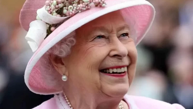 Βασίλισσα Ελισάβετ: Ανοίγει για πρώτη φορά την κοσμηματοθήκη της - Τα σπάνια κομμάτια που είχε χαρίσει στην Nταϊάννα