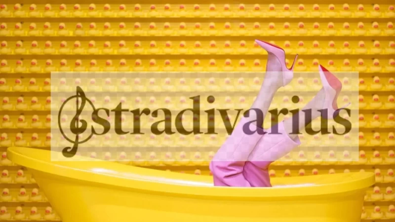 Έχουν κάνει πάταγο τα πέδιλα από τα Stradivarius - Βγαίνουν σε τρία χρώματα 