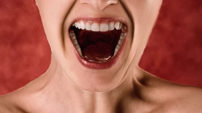 Βάλε μαγειρική σόδα στο στόμα σου - Λύνει ένα μεγάλο πρόβλημα που αντιμετωπίζουν άνδρες και γυναίκες