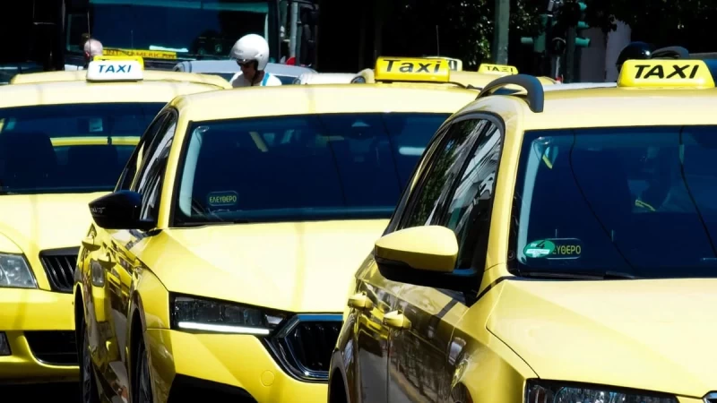 Θεσσαλονίκη: Οδηγός ταξί μετέφερε παράνομα αλλοδαπούς - Τους έκρυβε σε ''άκυρο'' σημείο
