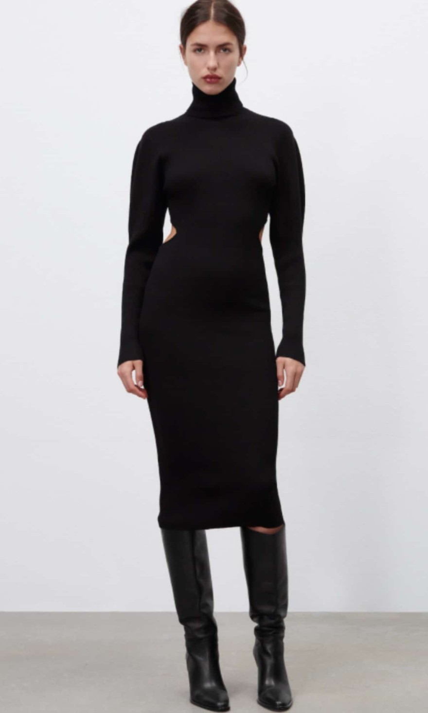 Μαύρο κολλητό φόρεμα από τα Zara
