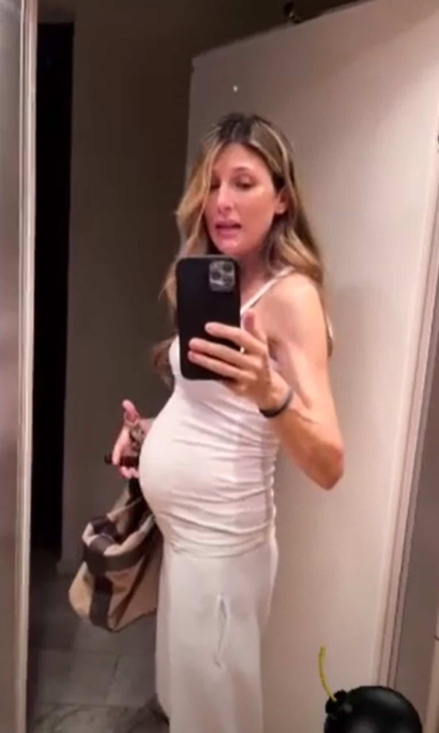 Τα νέα στιγμιότυπα της Ρούλας Σταματοπούλου στον 7ο μήνα της εγκυμοσύνης της 