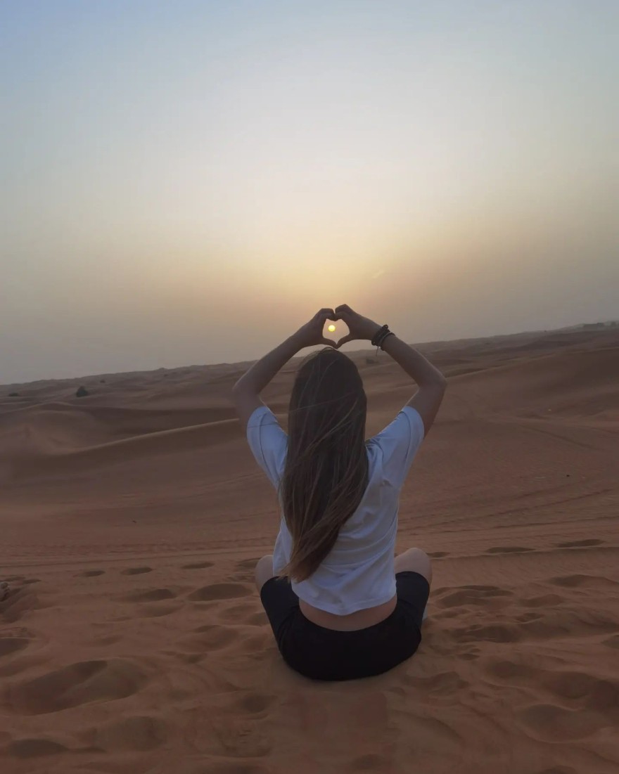 Η Μαγδαληνή Ζαφειρίου σε έρημο του Ντουμπάι