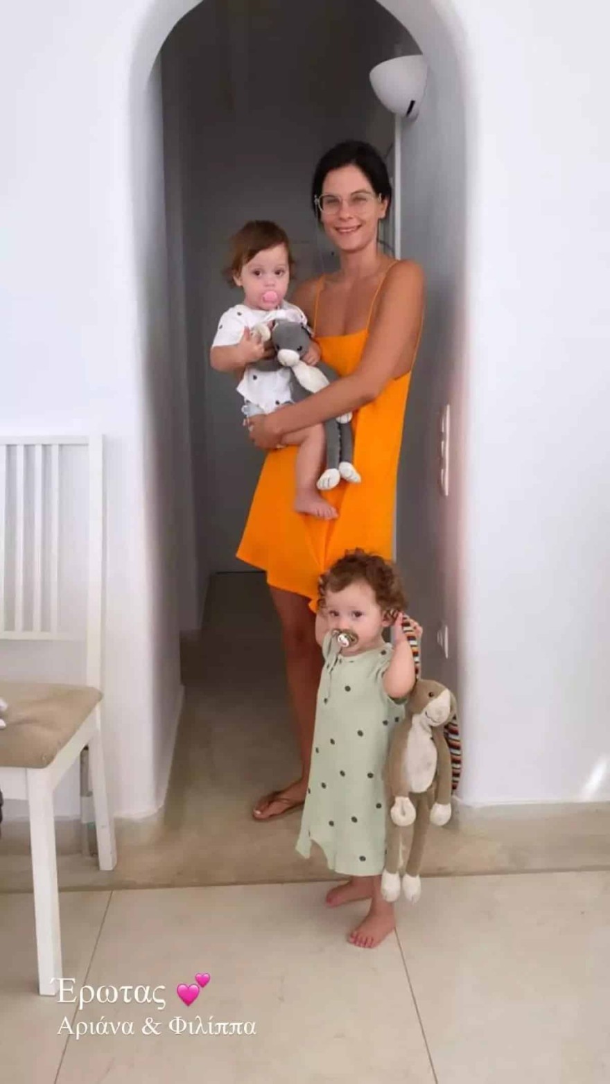 Η Ελίνα Μπόμπα με τις ανιψιές της