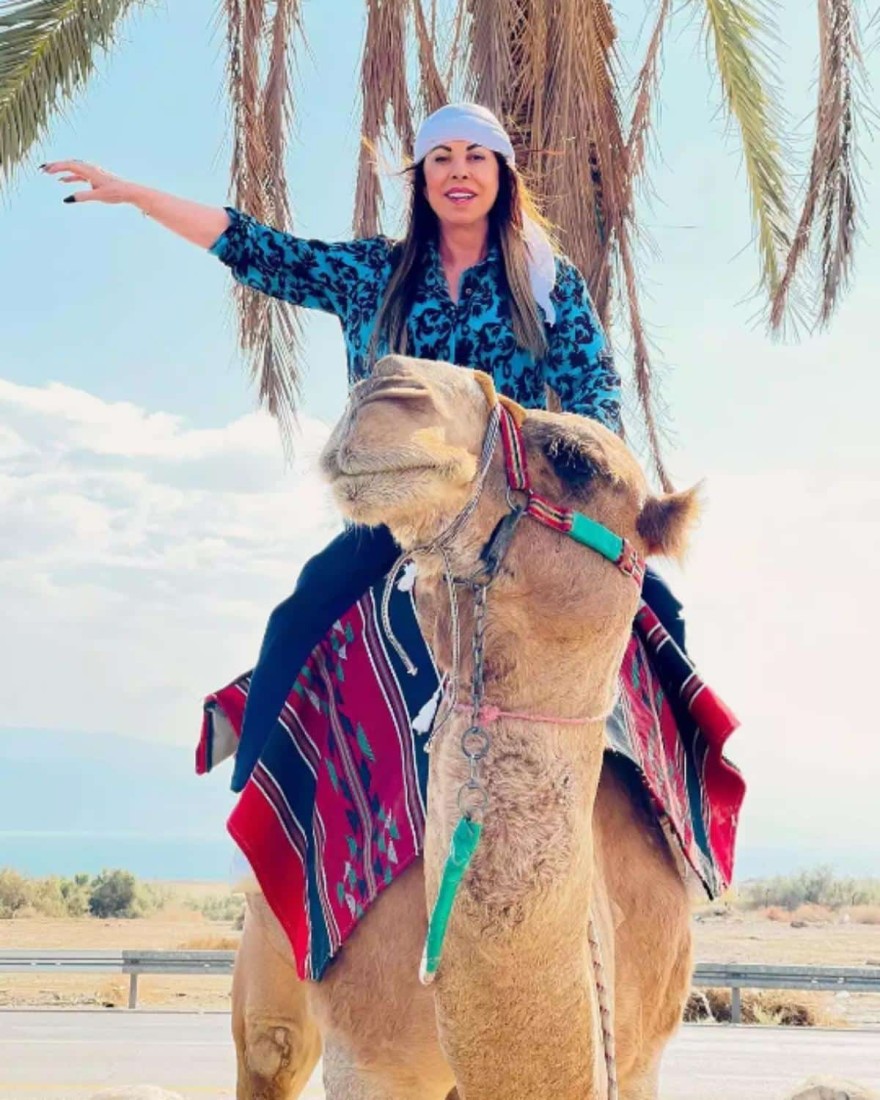 Στην Ιερουσαλήμ και πάνω σε καμήλα η Άντζελα Δημητρίου