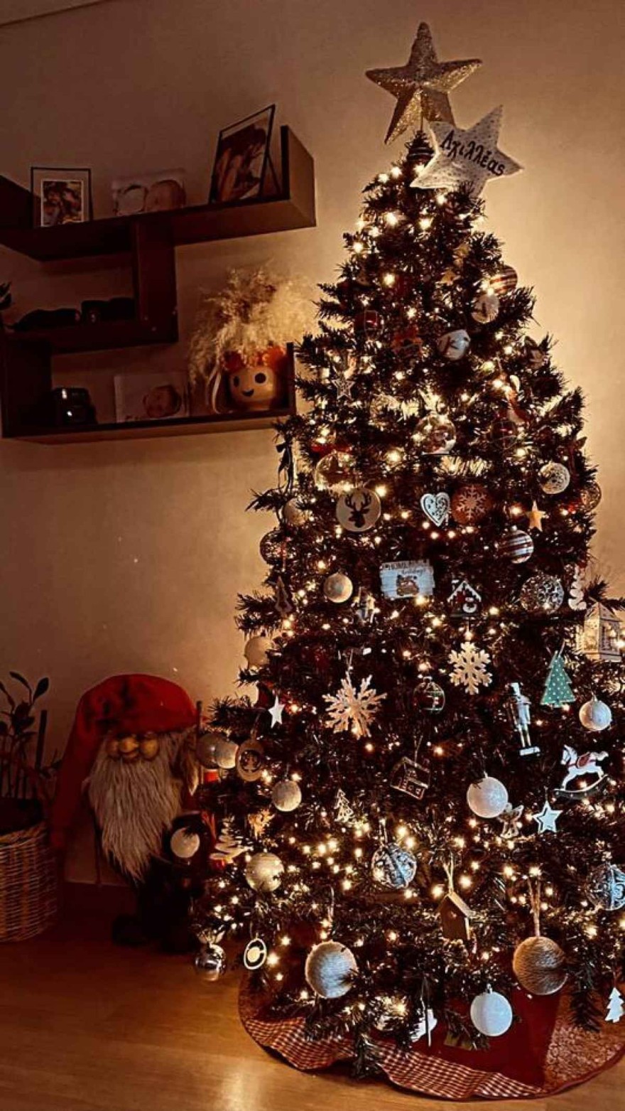 Χριστουγεννιάτικο δέντρο Πετρετζίκη Παπαμιχαήλ