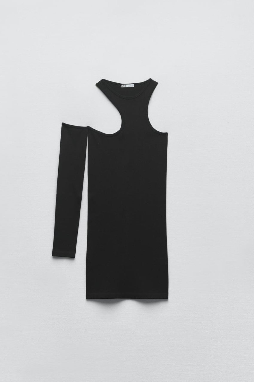 Κοστίζει 7,99 ευρώ και δεν θα το βγάλεις από πάνω σου - Το μικροσκοπικό μαύρο φόρεμα του Zara που χρειάζεσαι