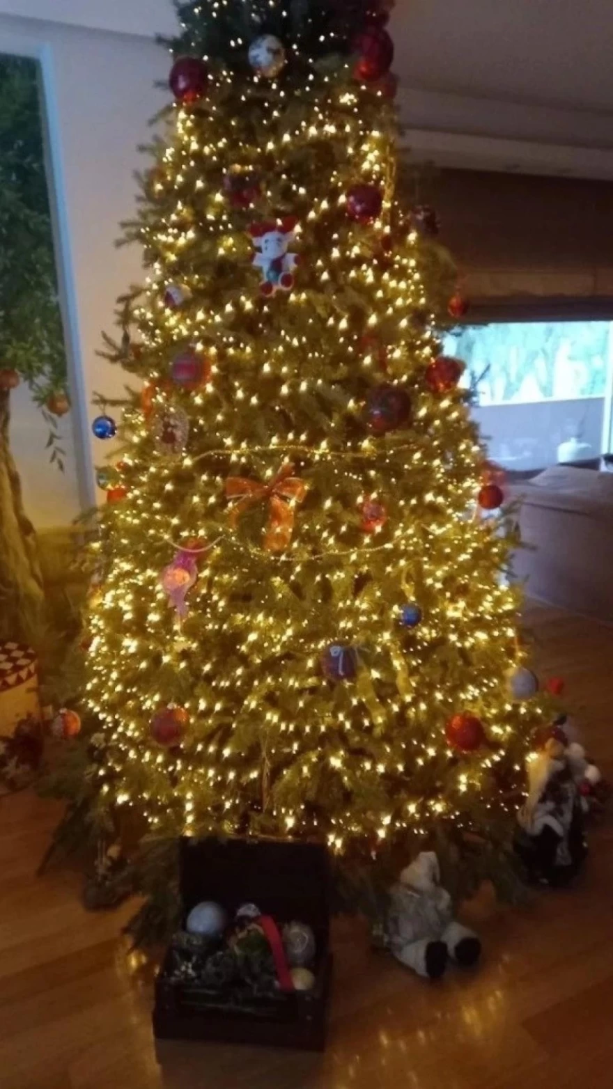 Αγγελική Νικολούλη Χριστουγεννιάτικο δέντρο