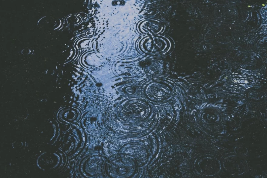 Καιρός σήμερα 1/11: Αλλαγή σκηνικού - Ο Νοέμβρης μπαίνει με βροχές