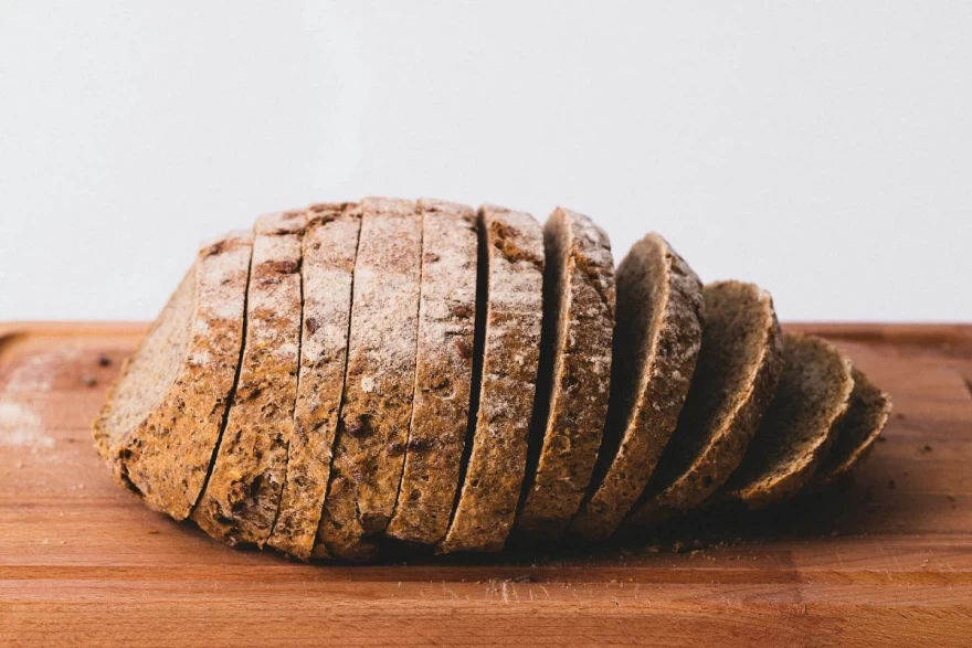 Τα οφέλη του ψωμιού ολικής άλεσης στην υγεία 