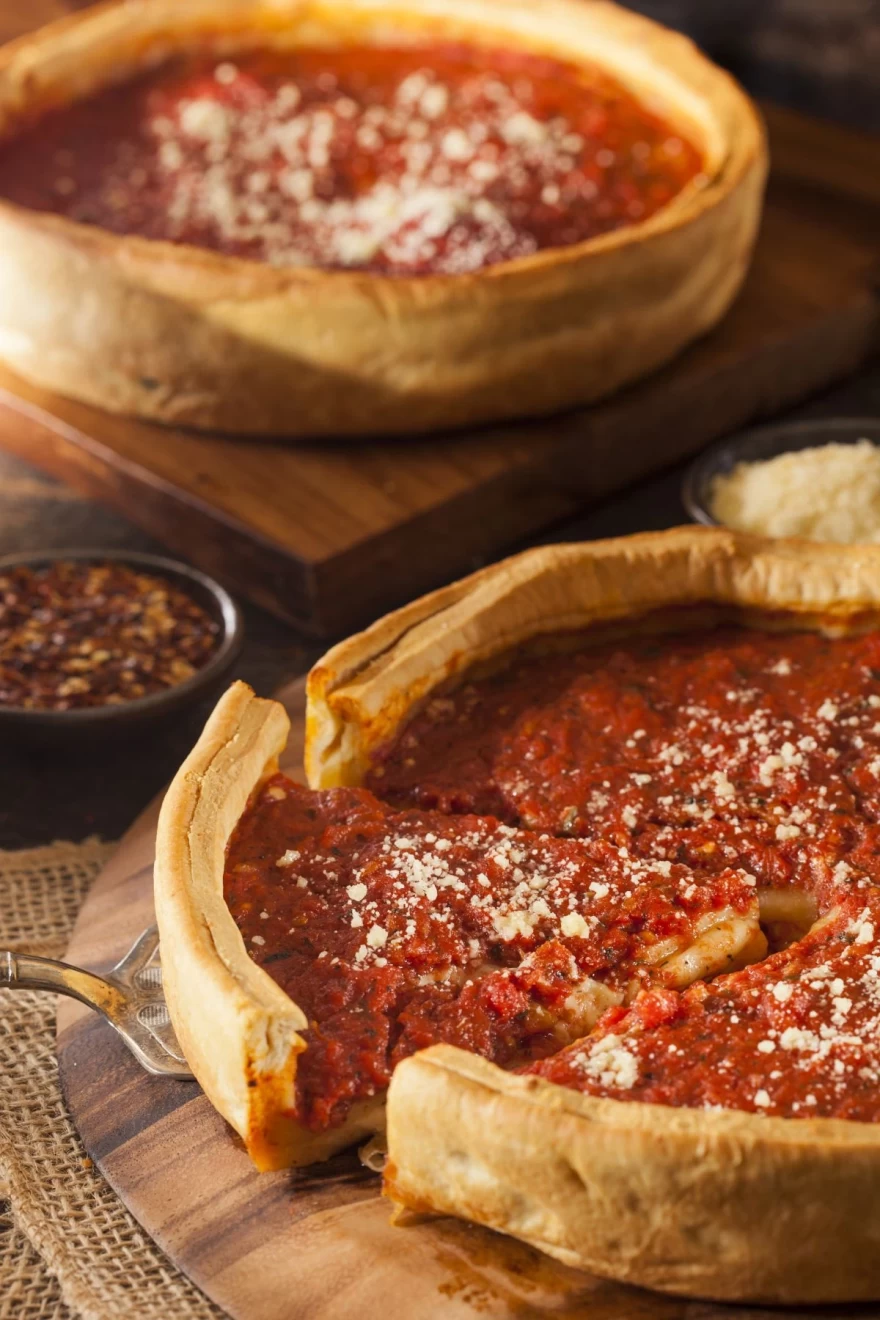 Πίτσα Deep Dish: Αυτή είναι η αυθεντική συνταγή της διασημότερης πίτσας των ΗΠΑ