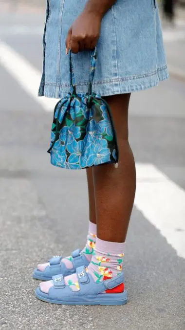 Σανδάλια - κάλτσες